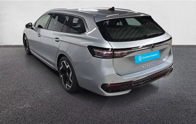 VOLKSWAGEN PASSAT 2.0 TDI EVO SCR 150 DSG7 R-Line extérieur trois quart arrière gauche 2125861