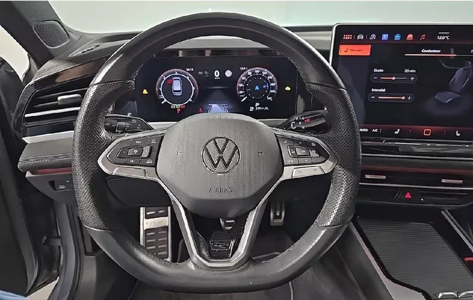 VOLKSWAGEN PASSAT 2.0 TDI EVO SCR 150 DSG7 R-Line photo 19 2125861