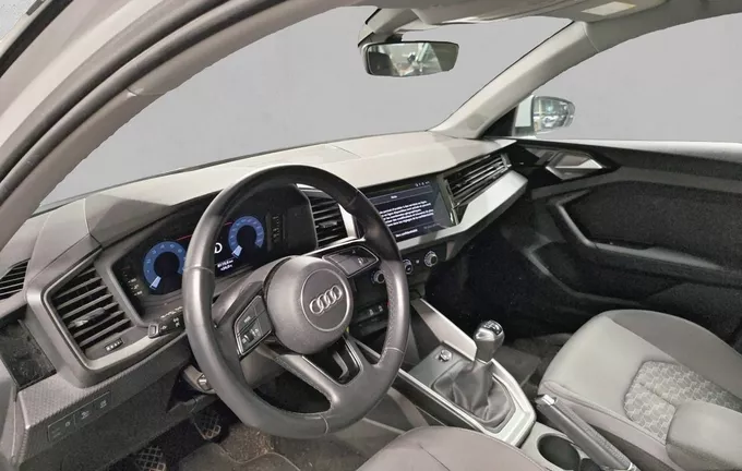 AUDI A1 Sportback 25 TFSI 95 ch BVM5 Advanced 2 extérieur côté gauche 2130148