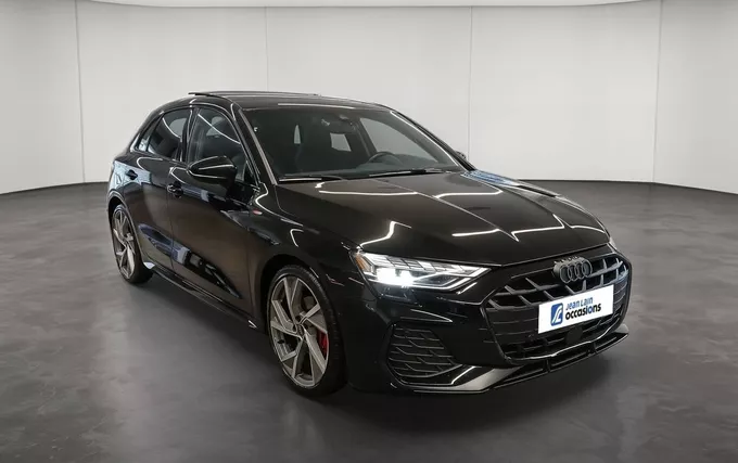 AUDI A3 Sportback TFSI Mild Hybrid 150 S tronic 7 S line extérieur trois quart avant droit 2132961