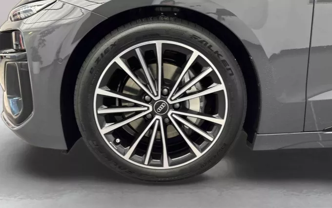 AUDI A6 E-TRON Avant Quattro S line photo 9 5945