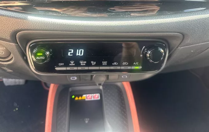 TOYOTA AYGO X Hybride 116h Graphic photo 14 165444