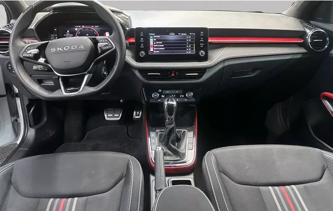 SKODA FABIA 1.0 TSI 116 ch EVO 2 DSG7 Monte-Carlo extérieur trois quart avant droit 2130773