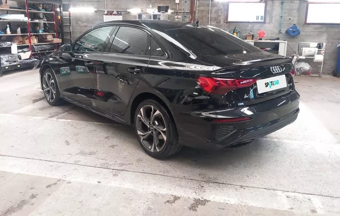 AUDI A3 Berline 35 TDI 150 S tronic 7 S Line extérieur trois quart arrière gauche 945687