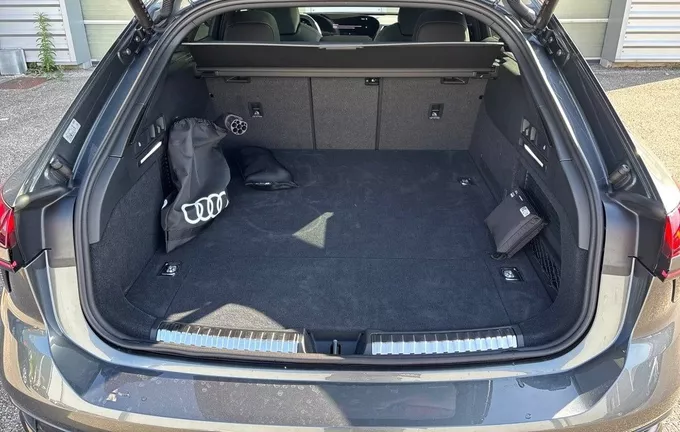 AUDI A6 Avant e-hybrid 367 ch S tronic 7 Quattro S line photo 10 9160