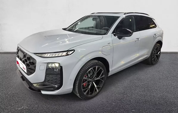 AUDI Q3 HYBRIDE Q3 e-hybrid 272 ch S tronic 6 S line 9548