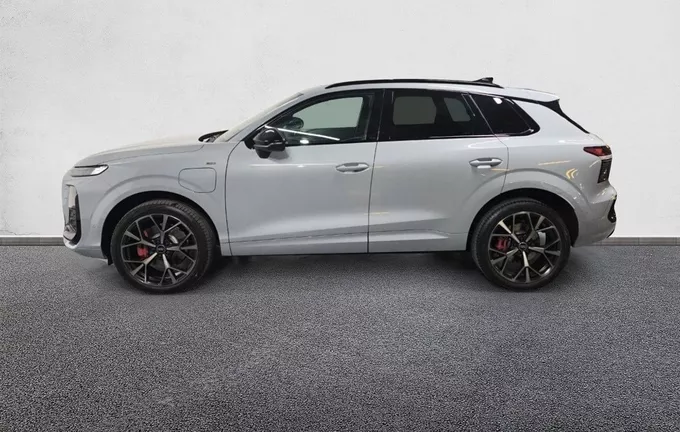 AUDI Q3 HYBRIDE Q3 e-hybrid 272 ch S tronic 6 S line extérieur côté gauche 9548