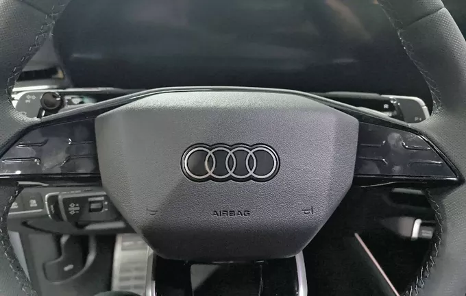 AUDI Q3 HYBRIDE Q3 e-hybrid 272 ch S tronic 6 S line photo 12 9548