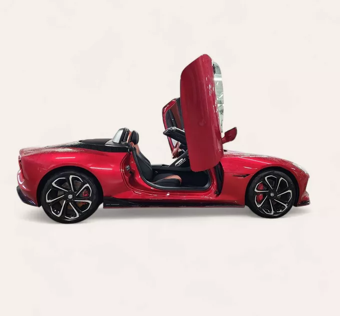 MG CYBERSTER 77kWh - 375 kW 4WD extérieur trois quart avant droit 5409