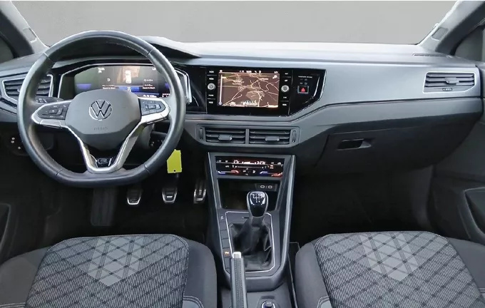 VOLKSWAGEN POLO 1.0 TSI 95 S&S BVM5 R-Line extérieur trois quart avant droit 2124622