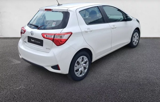 TOYOTA YARIS 110 VVT-i Design Y20 extérieur trois quart arrière droit 1103783