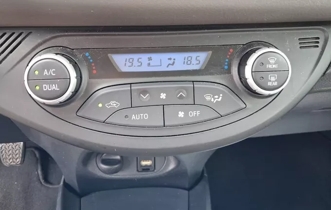 TOYOTA YARIS 110 VVT-i Design Y20 photo 14 1103783
