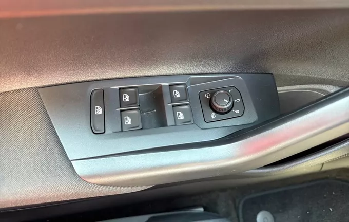 VOLKSWAGEN POLO 1.0 TSI 95 S&S BVM5 VW Edition photo 20 1995