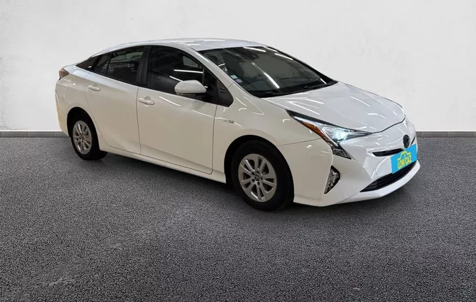 TOYOTA PRIUS Hybride Dynamic extérieur trois quart avant droit 213288
