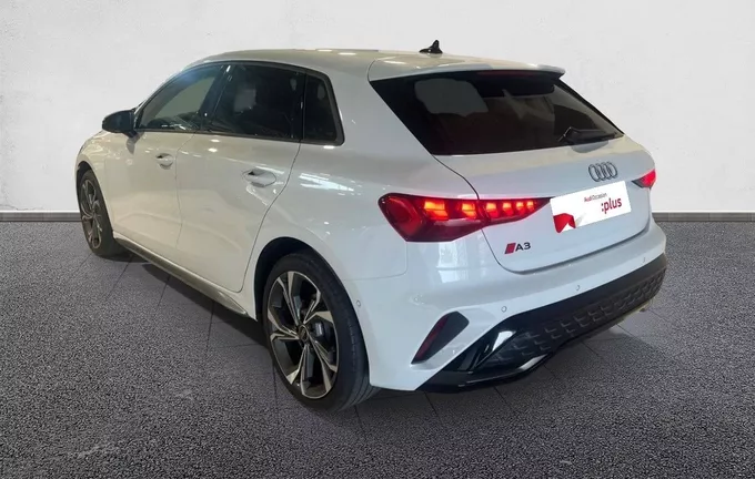 AUDI A3 Sportback TFSI Mild Hybrid 150 S tronic 7 S line extérieur trois quart arrière gauche 2131221