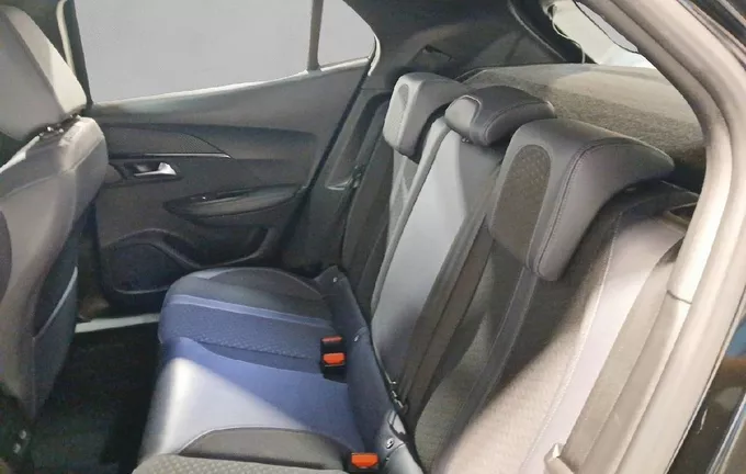 PEUGEOT 2008 PureTech 130ch S&S BVM6 Allure photo 12 2129579