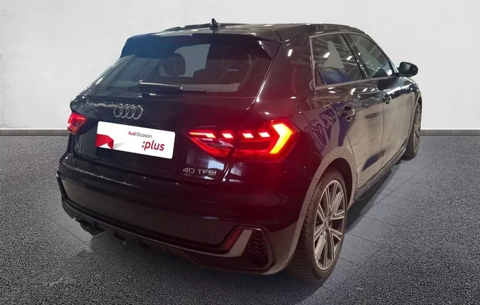 AUDI A1 Sportback 40 TFSI 207 ch S tronic 7 S Line extérieur trois quart arrière droit 2128748
