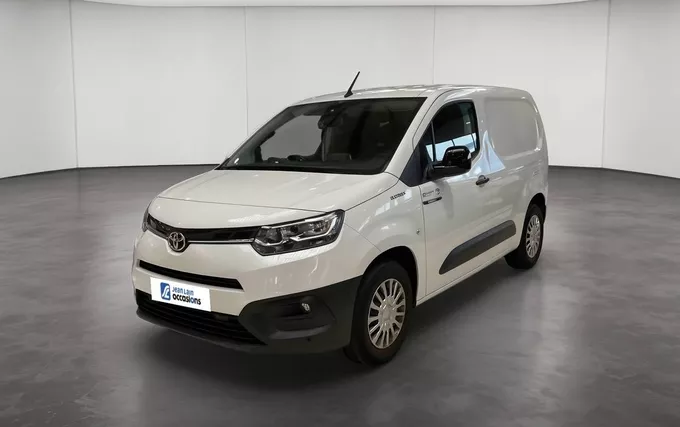 TOYOTA PROACE CITY ELECTRIC FOURGON MC23 PROACE CITY ELECTRIC MEDIUM 50KWH BUSINESS extérieur trois quart avant gauche 1103925