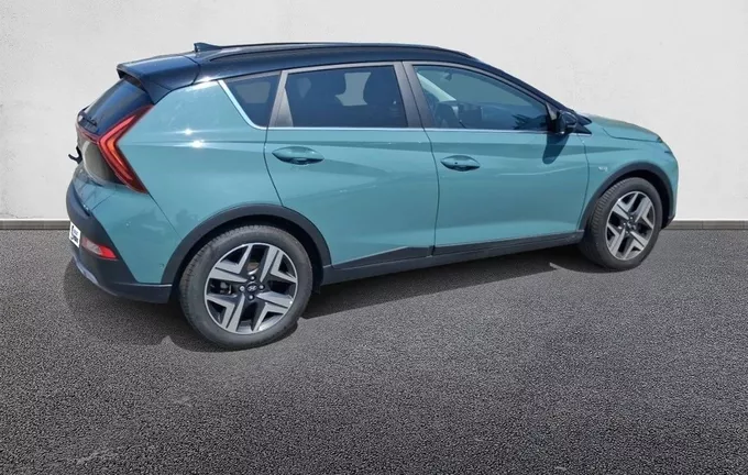 HYUNDAI BAYON 1.0 T-GDi 100 DCT-7 Hybrid 48V Executive extérieur trois quart arrière droit 13946