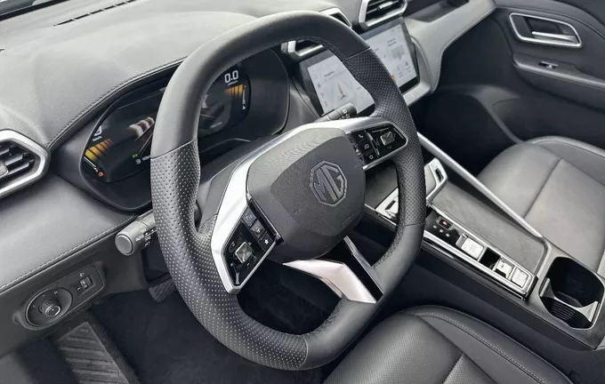 MG ZS 1.5 L Hybrid+ 197 ch Luxury photo 12 601291