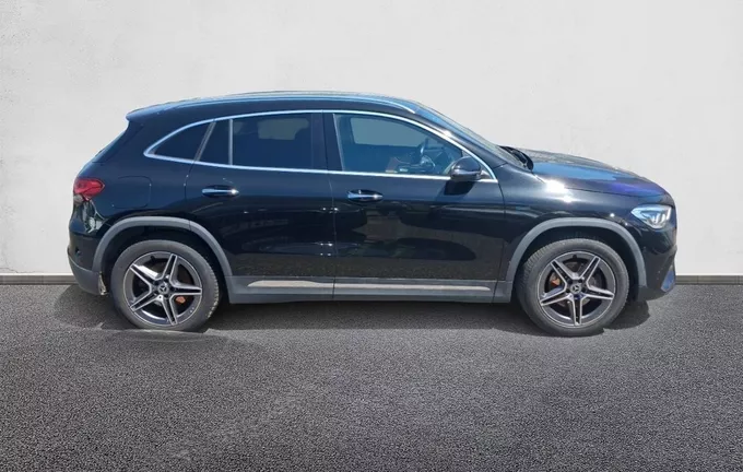 MERCEDES GLA 250 e 8G-DCT AMG Line extérieur côté droit 2127569