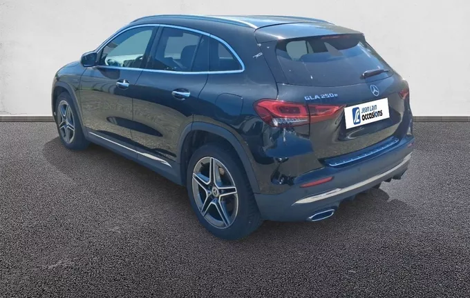 MERCEDES GLA 250 e 8G-DCT AMG Line extérieur trois quart arrière gauche 2127569