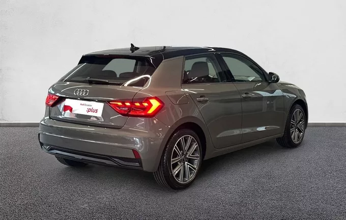 AUDI A1 Sportback 25 TFSI 95 ch S tronic 7 Design extérieur trois quart arrière droit 2130111