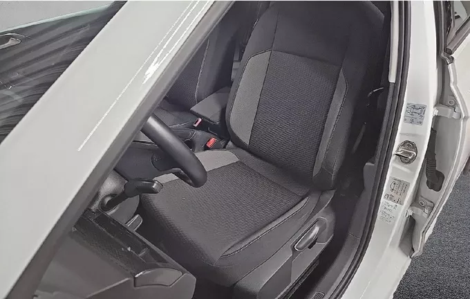 VOLKSWAGEN POLO 1.0 TSI 95 S&S BVM5 Life extérieur trois quart arrière droit 2126902
