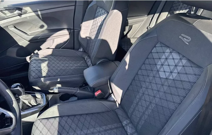 VOLKSWAGEN T-CROSS 1.0 TSI 116 Start/Stop DSG7 R-Line Edition extérieur trois quart arrière droit 2129729