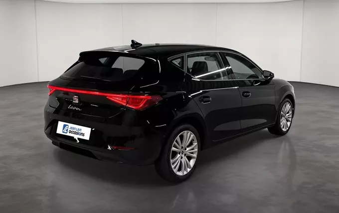 SEAT LEON 1.0 TSI 110 BVM6 Urban extérieur trois quart arrière droit 2131557
