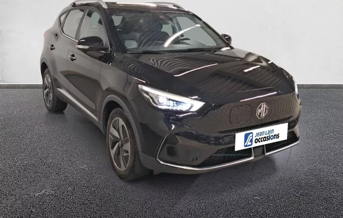 MG ZS EV Autonomie etendue 70kWh - 115 kW 2WD Luxury extérieur trois quart avant droit 601238