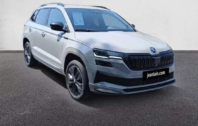 SKODA KAROQ 1.5 TSI Evo 2 150 ch ACT DSG7 Sportline extérieur trois quart avant droit 4715