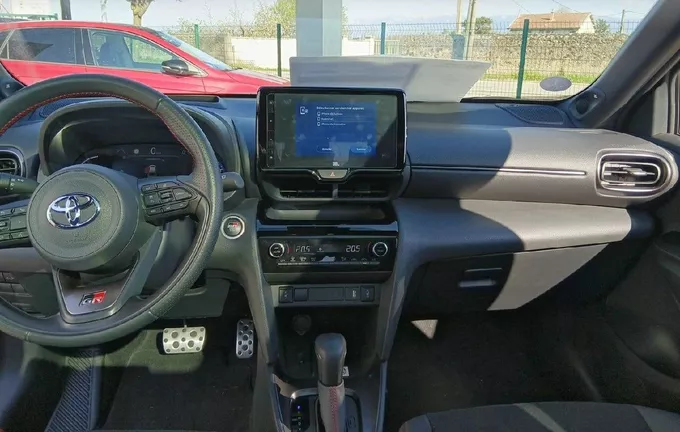 TOYOTA YARIS CROSS Hybride 116h 2WD GR SPORT photo 18 1103180