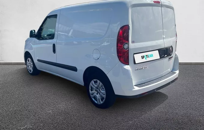 FIAT DOBLO CARGO FT 1.6 MULTIJET 105 PRO LOUNGE extérieur trois quart arrière gauche 946469