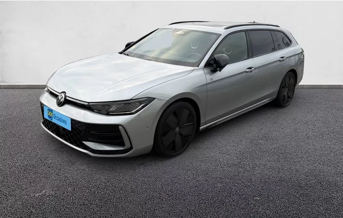 VOLKSWAGEN PASSAT 2.0 TDI EVO SCR 150 DSG7 R-Line extérieur trois quart avant gauche 2123834
