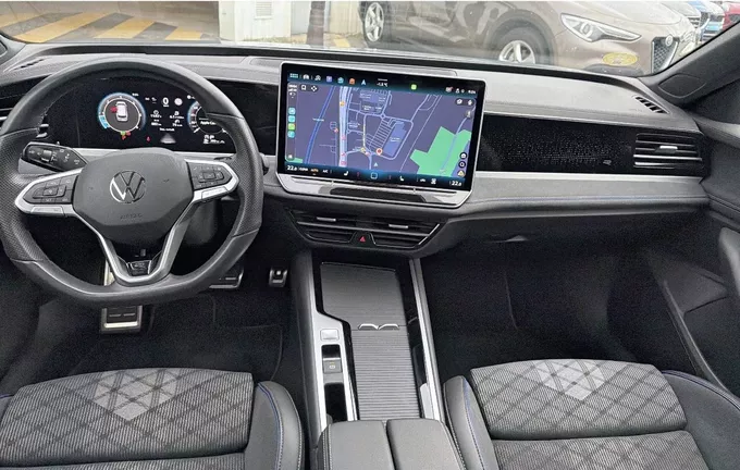 VOLKSWAGEN PASSAT 2.0 TDI EVO SCR 150 DSG7 R-Line extérieur trois quart avant droit 2123834
