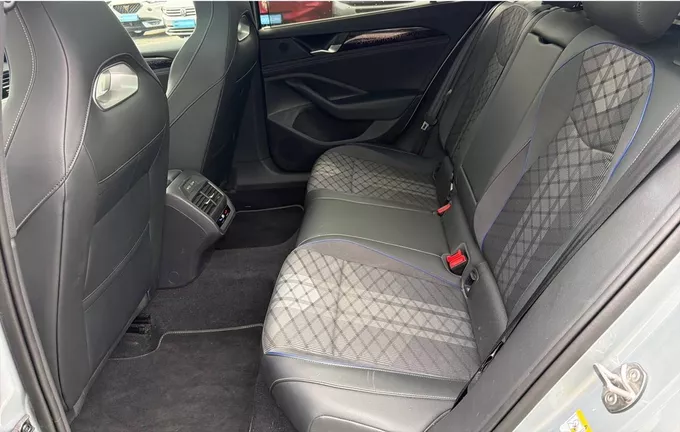 VOLKSWAGEN PASSAT 2.0 TDI EVO SCR 150 DSG7 R-Line extérieur arrière 2123834