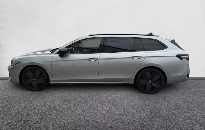 VOLKSWAGEN PASSAT 2.0 TDI EVO SCR 150 DSG7 R-Line extérieur trois quart arrière gauche 2123834