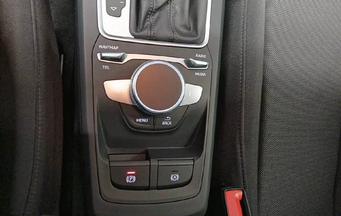 AUDI Q2 35 TFSI 150 S tronic 7 Design photo 14 2128584