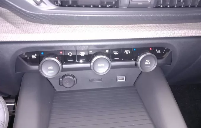CITROEN C5 X Hybride Rechargeable 225 S&S e-EAT8 Shine photo 14 RV9932