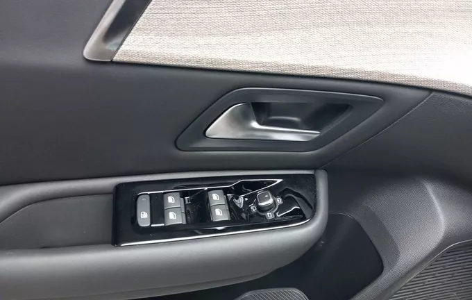 CITROEN C5 X Hybride Rechargeable 225 S&S e-EAT8 Shine photo 20 RV9932