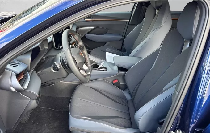 CUPRA TERRAMAR 1.5 eTSI Hybrid 150 ch DSG7 V extérieur trois quart arrière droit 2051