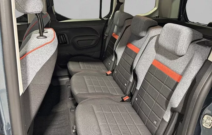 CITROEN BERLINGO Taille M Diesel 100 ch Manuelle Max photo 17 058090