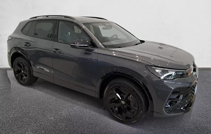 VOLKSWAGEN TIGUAN 1.5 eHybrid 272ch DSG6 R-Line extérieur trois quart avant droit 7877