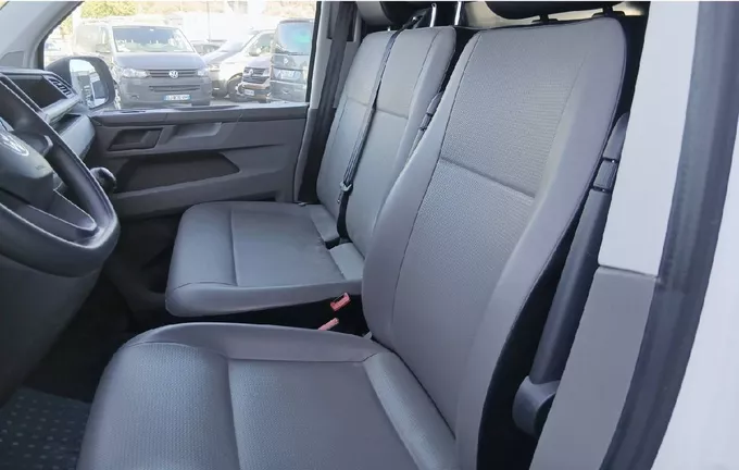 VOLKSWAGEN UTILITAIRES TRANSPORTER 6.1 VAN L1H1 2.0 TDI 150 BVM6 4MOTION BUSINESS extérieur trois quart arrière droit 106300