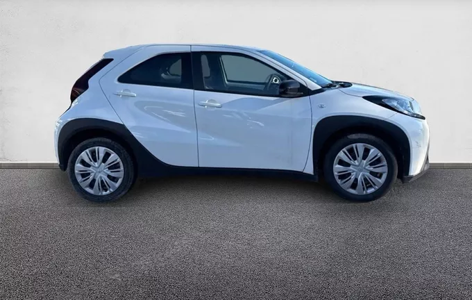 TOYOTA AYGO X 1.0 VVT-i 72 Dynamic extérieur côté droit 1102741