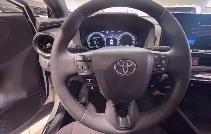 TOYOTA C-HR Hybride 140 Design photo 12 1103207