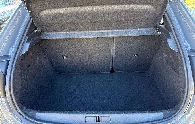 PEUGEOT 208 Hybrid 100 e-DCS6 Allure extérieur arrière 943988