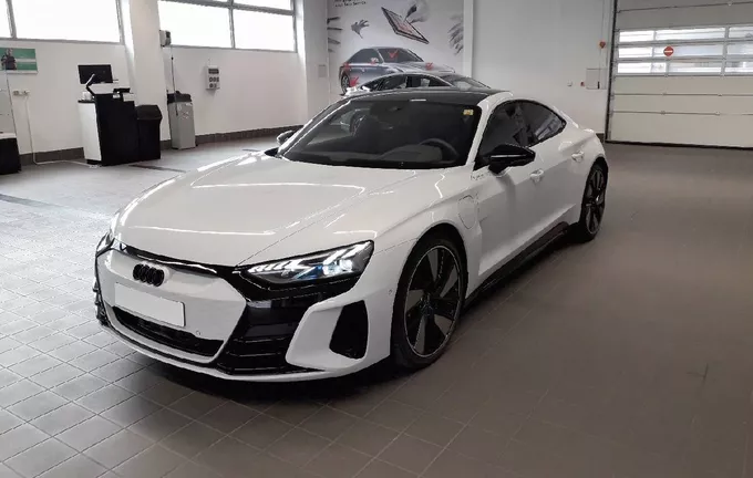 AUDI E-TRON GT 476 ch quattro Extended extérieur trois quart avant gauche 5817