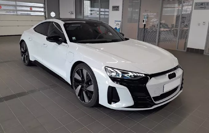 AUDI E-TRON GT 476 ch quattro Extended extérieur trois quart avant droit 5817